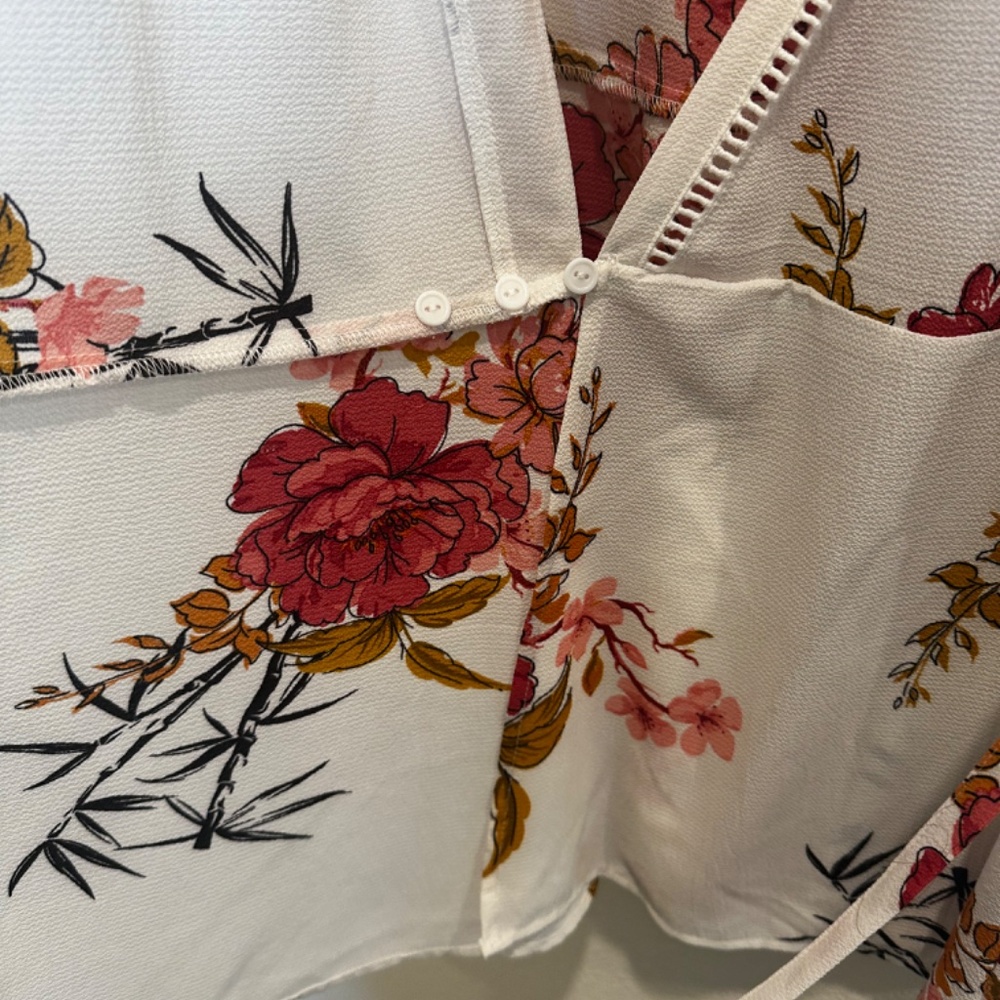 Floral top - Picture 7 of 7